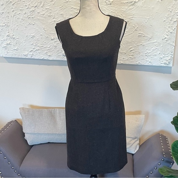 Banana Republic Sheath Brown Dress Wool Blend Size 2 Sleeveless Career NEW NWT. - Picture 1 of 11